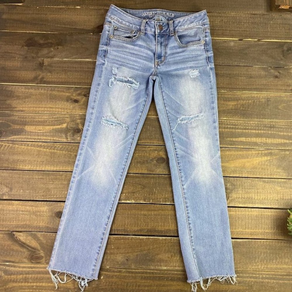 American Eagle Straight Super Stretch Distressed Denim Jean Sz 2 w/ 25.5" Inseam